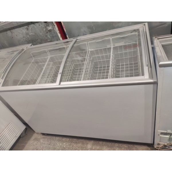 Морозильний лар б/в Ugur UDD 400 SCEB