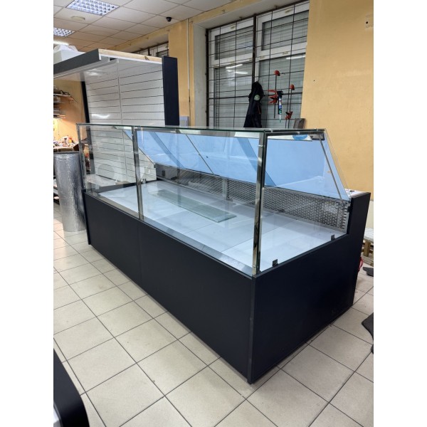 Холодильна вітрина універсальна куб KUM GASTRONOMY DROPLET 2.5 Статичний