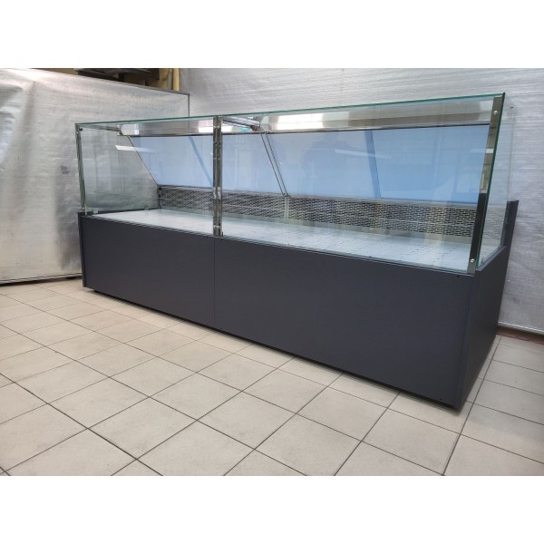 Холодильна вітрина універсальна куб KUM GASTRONOMY DROPLET 3.75 Статичний