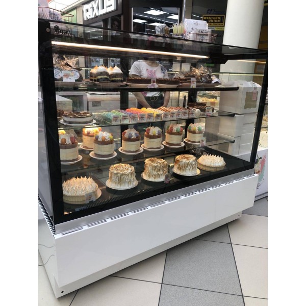 Холодильная витрина кондитерская с прямым стеклом JUKA VDL108A