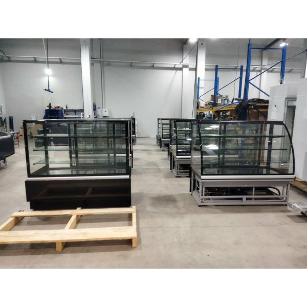 Холодильная витрина кондитерская с прямым стеклом JUKA VDL108A