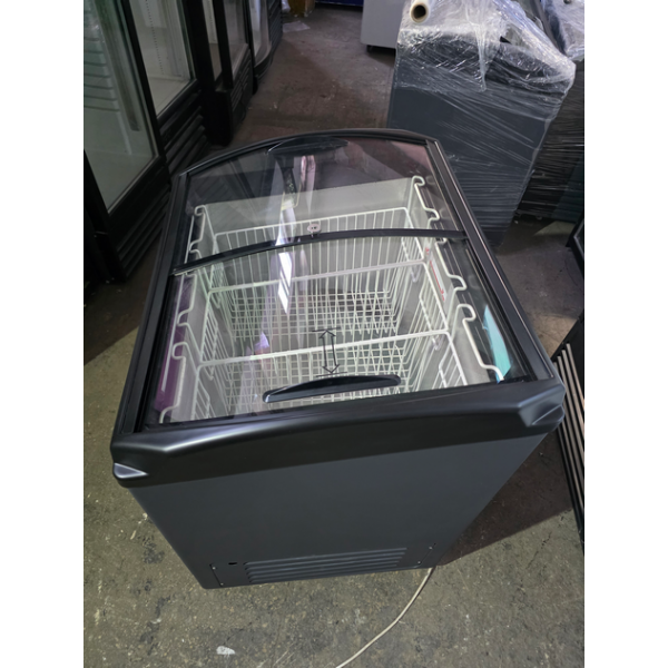 Морозильный ларь (камера, сундук) с гнутым стеклом Juka M200S бу