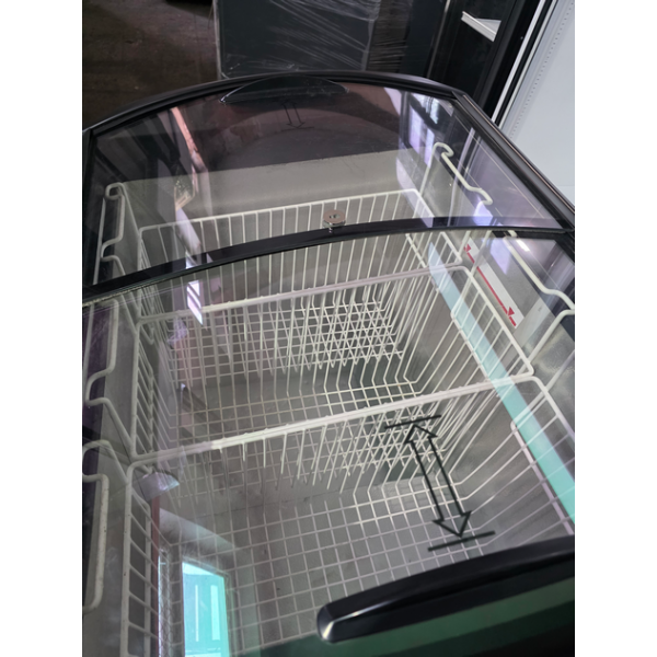 Морозильный ларь (камера, сундук) с гнутым стеклом Juka M200S бу