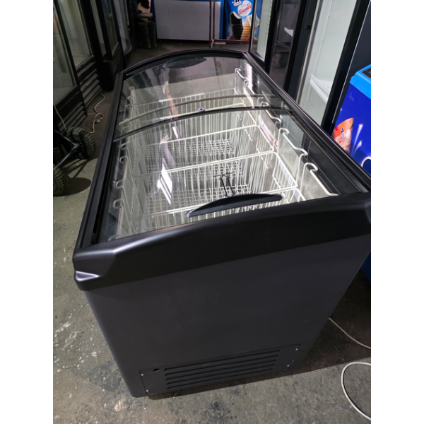 Морозильный ларь (камера, сундук) с гнутым стеклом Juka M400S бу