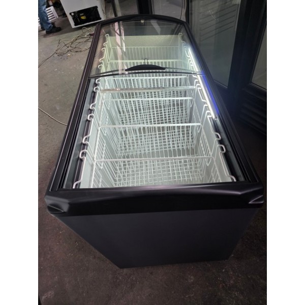 Морозильный ларь (камера, сундук) с гнутым стеклом Juka M500S бу Морозильный ларь (камера, сундук) с гнутым стеклом Juka M500S бу