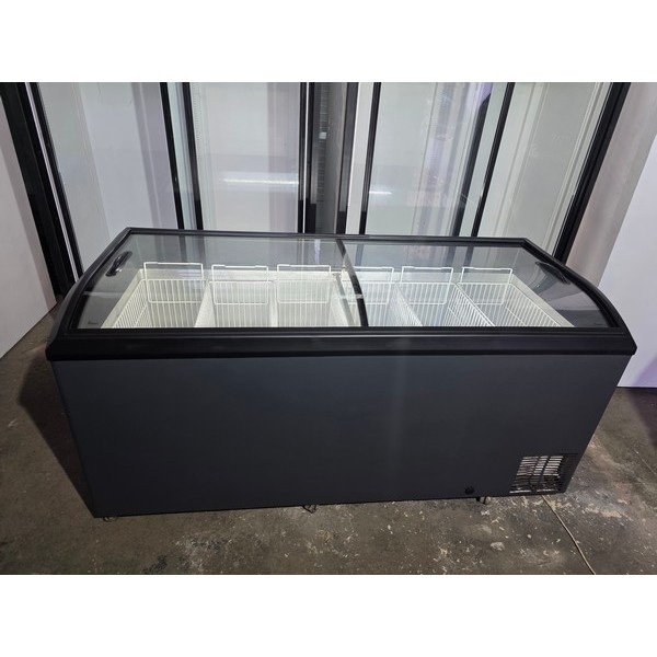 Морозильний лар бонета з гнутим склом б/в JUKA M800S