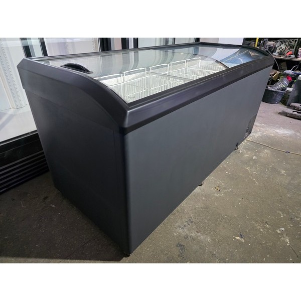 Морозильний лар бонета з гнутим склом б/в JUKA M800S